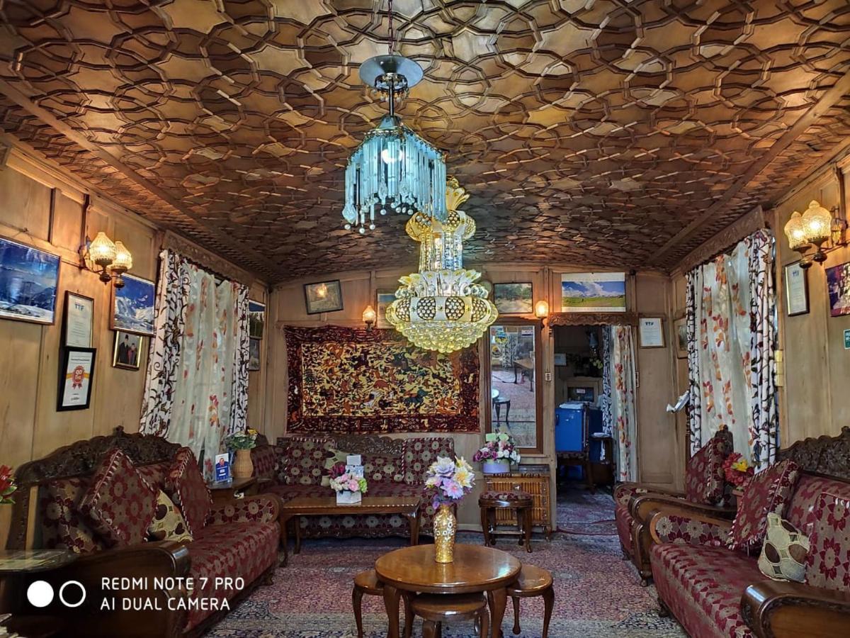 Young Shahzada Group Of Houseboats Srīnagar Екстериор снимка